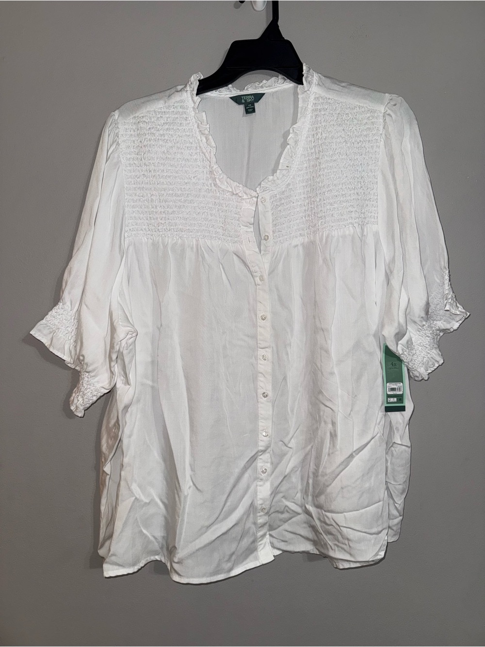 Terra & Sky White Smocked Button-Front Women's Blouse 4x